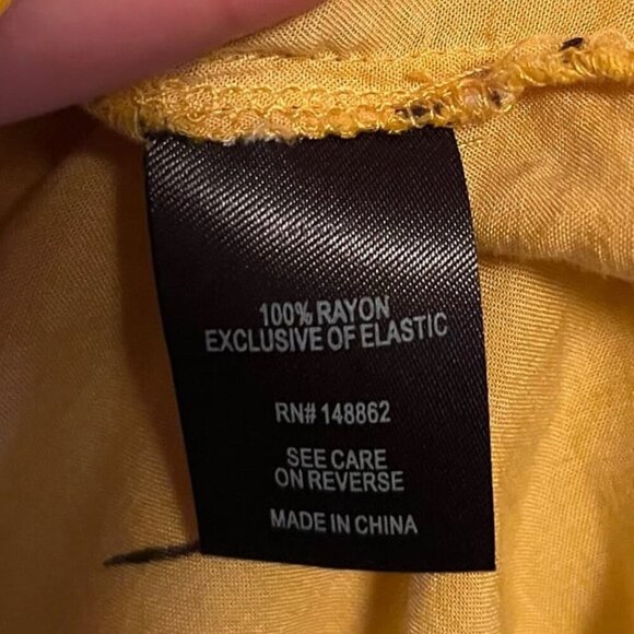 Torrid Size 3 Yellow Floral Off Shoulder Top - Picture 8 of 9